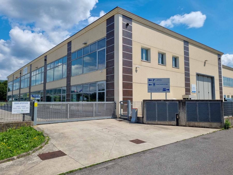 Impianti per Magazzino e Showroom a Grumello del Monte